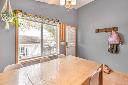 27 Jacobs Close, Red Deer, AB - Indoor Photo Showing Bedroom