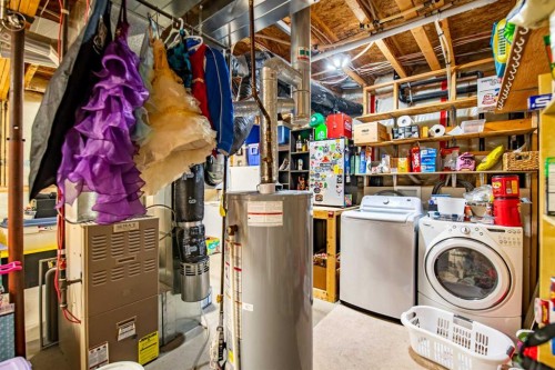 27 Jacobs Close, Red Deer, AB - Indoor Photo Showing Laundry Room