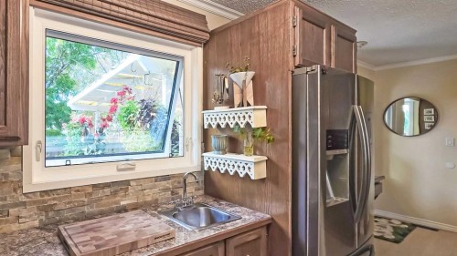 58 Maxwell Avenue, Red Deer, AB - Indoor Photo Showing Other Room