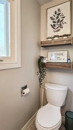 58 Maxwell Avenue, Red Deer, AB - Indoor Photo Showing Bathroom