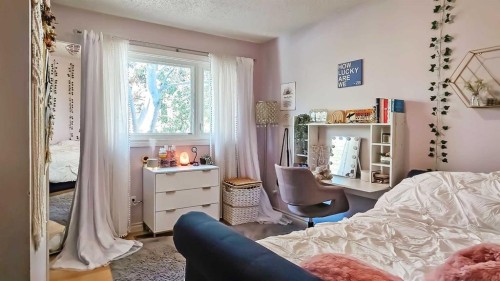 58 Maxwell Avenue, Red Deer, AB - Indoor Photo Showing Other Room