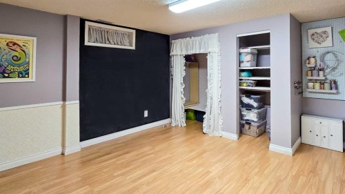 58 Maxwell Avenue, Red Deer, AB - Indoor Photo Showing Other Room