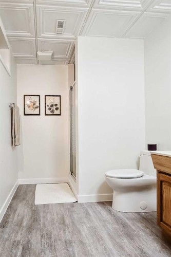 58 Maxwell Avenue, Red Deer, AB - Indoor Photo Showing Bathroom
