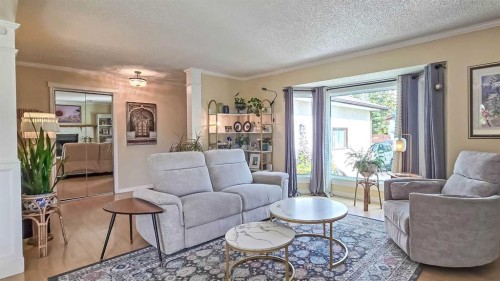 58 Maxwell Avenue, Red Deer, AB - Indoor Photo Showing Living Room