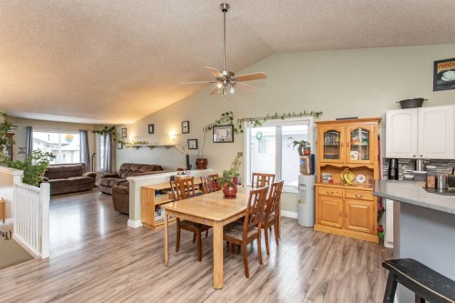 34 Iron Wolf Ridge, Lacombe, AB - Indoor