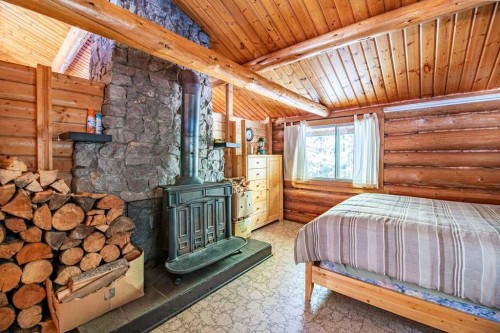 72004 Twp 35-2 Road, Caroline, AB 