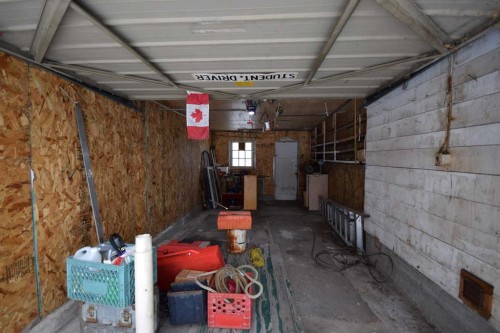 2121 21 Avenue, Didsbury, AB - Indoor