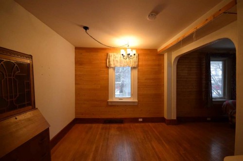 2121 21 Avenue, Didsbury, AB - Indoor Photo Showing Other Room