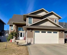 3904 48a Avenue  Ponoka, AB T4J 0B7