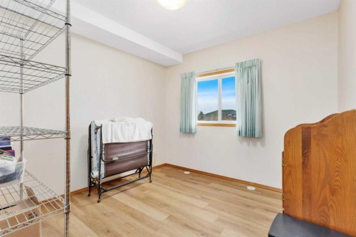 204-4612 50 Avenue, Innisfail, AB - Indoor