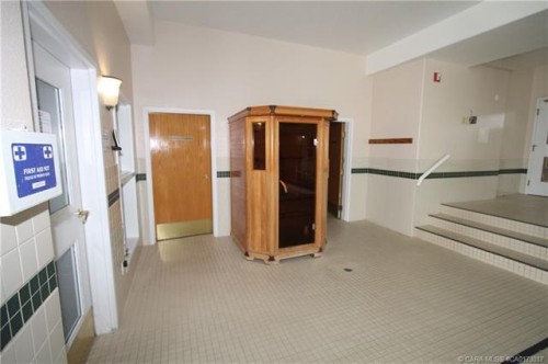 123-4512 52 Avenue, Red Deer, AB - Indoor Photo Showing Other Room