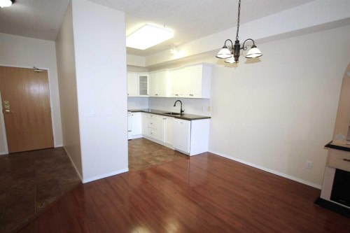 123-4512 52 Avenue, Red Deer, AB - Indoor