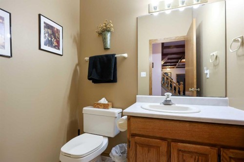 10-27501 Township Road 374, Rural Red Deer County, AB - Indoor Photo Showing Bathroom