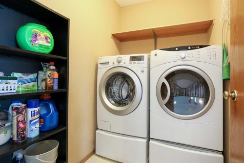 10-27501 Township Road 374, Rural Red Deer County, AB - Indoor Photo Showing Laundry Room