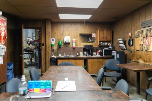 5013 48 Street, Camrose, AB 