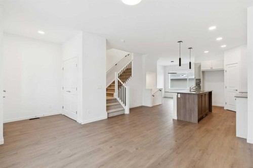 3586 Chestermere Boulevard, Chestermere, AB - Indoor Photo Showing Kitchen