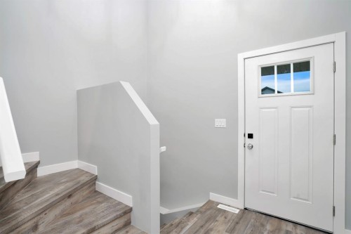 112 Hinshaw Drive, Sylvan Lake, AB - Indoor Photo Showing Other Room