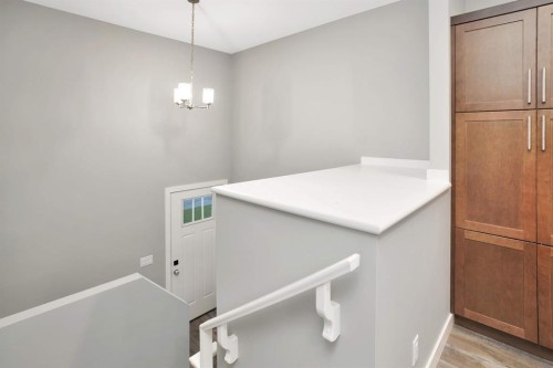 112 Hinshaw Drive, Sylvan Lake, AB - Indoor Photo Showing Other Room