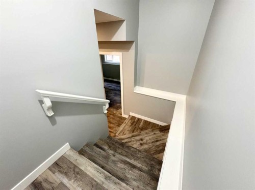 112 Hinshaw Drive, Sylvan Lake, AB - Indoor Photo Showing Other Room