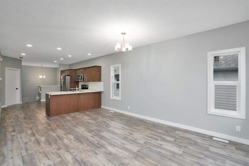 112 Hinshaw Drive, Sylvan Lake, AB - Indoor Photo Showing Kitchen