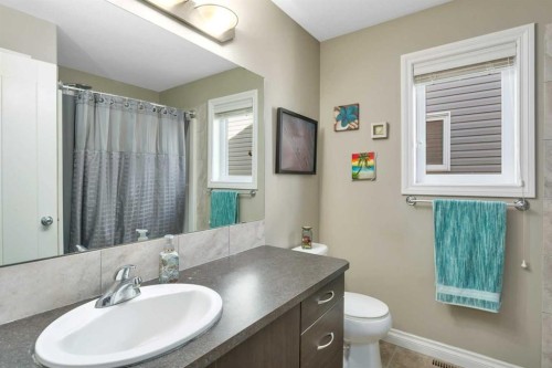 3 Ross Close, Sylvan Lake, AB - Indoor Photo Showing Bathroom