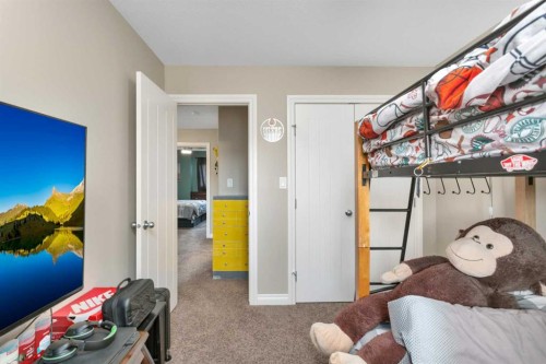 3 Ross Close, Sylvan Lake, AB - Indoor Photo Showing Bedroom