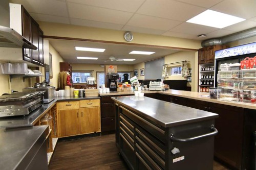 5026 51 Avenue, Ponoka, AB 