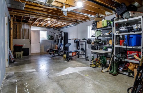 4414 48 Avenue, Innisfail, AB - Indoor Photo Showing Basement