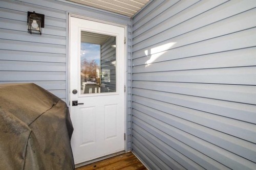 4414 48 Avenue, Innisfail, AB - Outdoor With Exterior