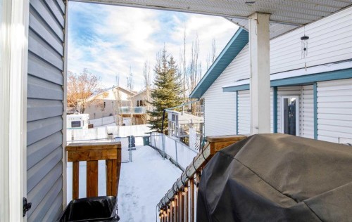 4414 48 Avenue, Innisfail, AB - Outdoor With Exterior