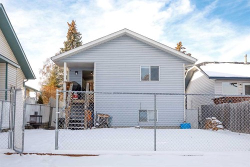 4414 48 Avenue, Innisfail, AB - Outdoor With Exterior