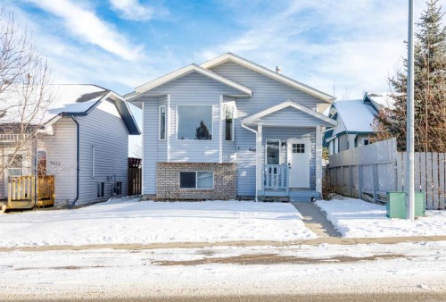 4414 48 Avenue, Innisfail, AB - Outdoor With Facade
