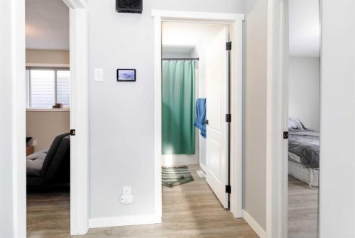 4414 48 Avenue, Innisfail, AB - Indoor Photo Showing Other Room