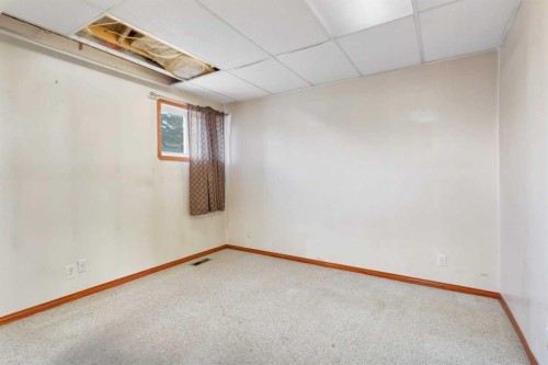 108 Brown Close, Red Deer, AB - Indoor Photo Showing Other Room