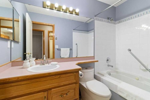 9 Dunn Close, Red Deer, AB - Indoor Photo Showing Bathroom