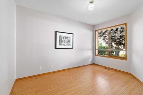 9 Dunn Close, Red Deer, AB - Indoor Photo Showing Other Room
