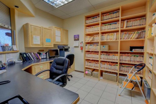 1-5021 Parkwood Road, Blackfalds, AB 