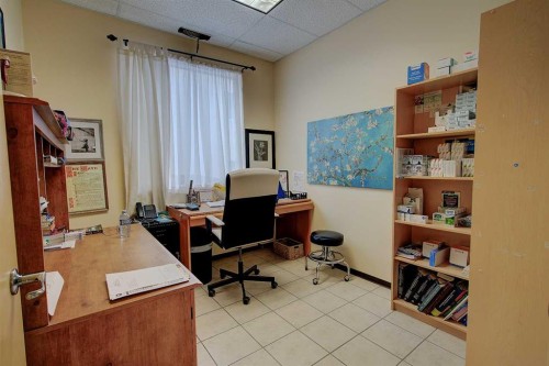 1-5021 Parkwood Road, Blackfalds, AB 