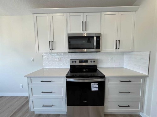 4237 Westbrooke Road, Blackfalds, AB - Indoor Photo Showing Kitchen