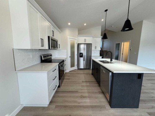 4237 Westbrooke Road, Blackfalds, AB - Indoor Photo Showing Kitchen With Stainless Steel Kitchen With Double Sink With Upgraded Kitchen