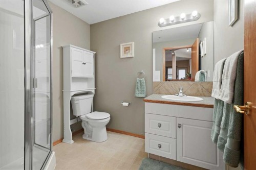 111-5300 48 Street, Red Deer, AB - Indoor Photo Showing Bathroom