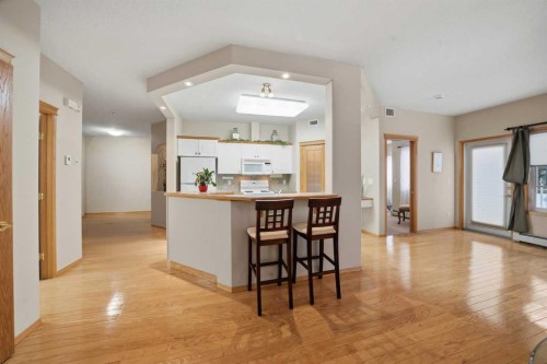 111-5300 48 Street, Red Deer, AB - Indoor Photo Showing Kitchen