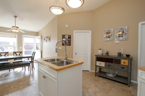 13 Kenny Close, Red Deer, AB - Indoor Photo Showing Other Room