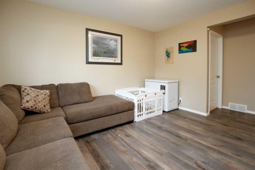 13 Kenny Close, Red Deer, AB - Indoor