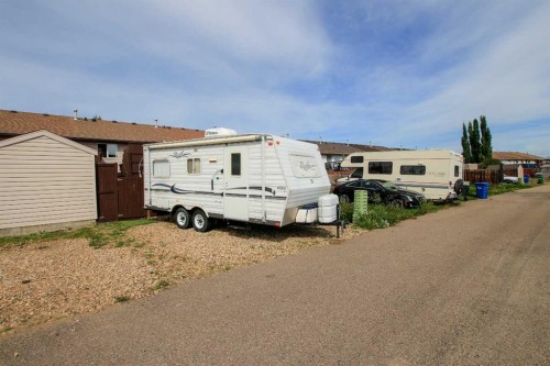 13 Kenny Close, Red Deer, AB - Outdoor