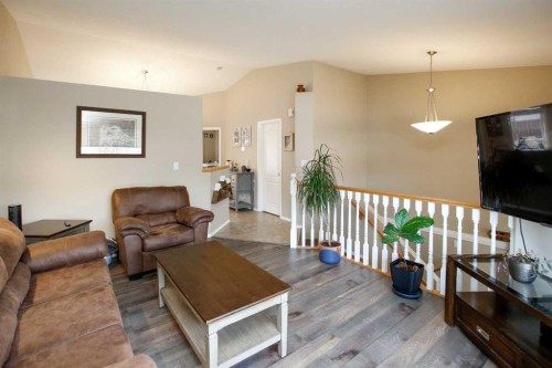 13 Kenny Close, Red Deer, AB - Indoor Photo Showing Living Room