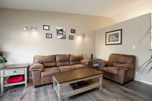 13 Kenny Close, Red Deer, AB - Indoor Photo Showing Living Room