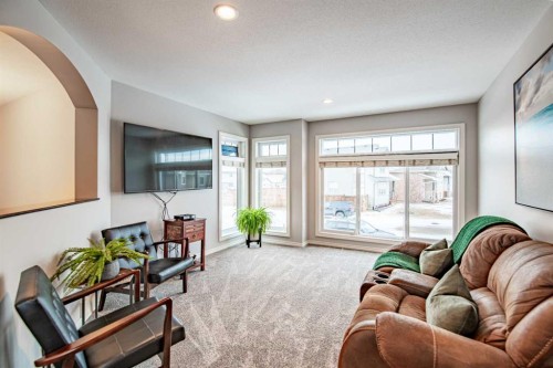 73 Bowman Circle, Sylvan Lake, AB - Indoor Photo Showing Living Room