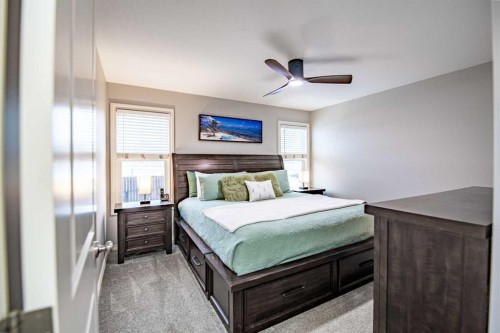73 Bowman Circle, Sylvan Lake, AB - Indoor Photo Showing Bedroom