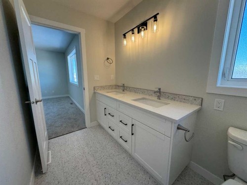 53 Emmett Crescent, Red Deer, AB - Indoor Photo Showing Bathroom